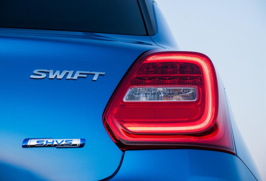 Логотип Suzuki Swift SZ5 2017 года  (UK) (фото 18 из 46)